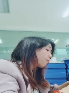 清纯小野喵】在外资公司上班美丽小姐姐~上班偷偷直播!~！！✨✨✨--无声音时是主播关的，怕@xie漏公司机密_20220525_144102