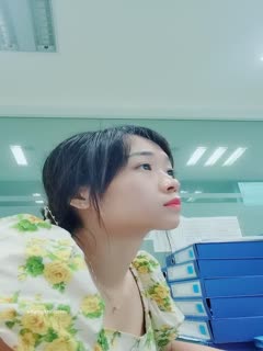 清纯小野喵】在外资公司上班美丽小姐姐~上班偷偷直播!~！！✨✨✨--无声音时是主播关的，怕@xie漏公司机密_20220530_145058