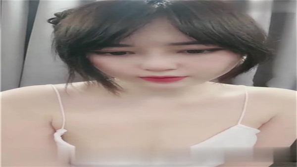 18岁嫩妹惨遭渣男玩弄感情，宿舍寂寞自慰泄愤高潮！